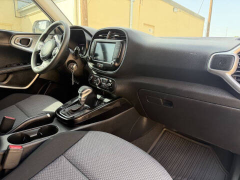 2025 Kia Soul LX