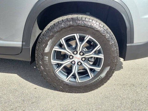 2024 GMC Acadia AT4