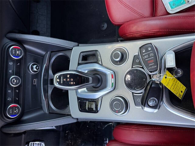 2022 Alfa Romeo Stelvio Veloce