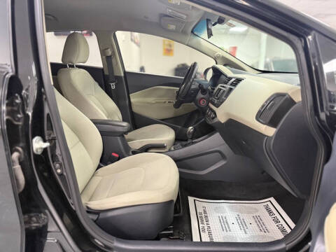 2013 Kia Rio 5-Door EX