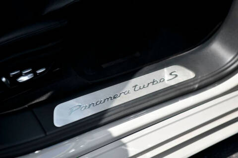 2018 Porsche Panamera Turbo S E-Hybrid