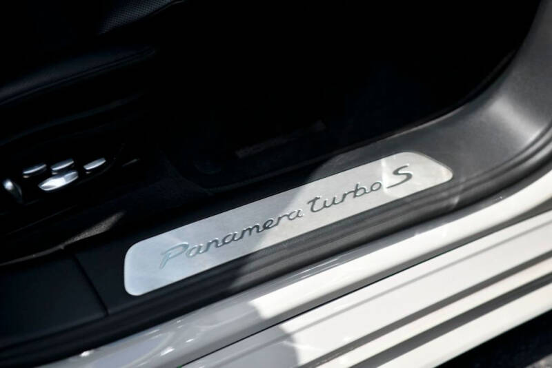 2018 Porsche Panamera Turbo S E-Hybrid