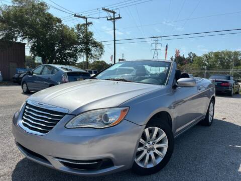 2013 Chrysler 200 for sale at Das Autohaus Quality Used Cars in Clearwater FL