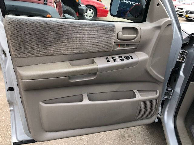 2004 Dodge Dakota for sale at Extreme Auto Plaza in Des Moines, IA