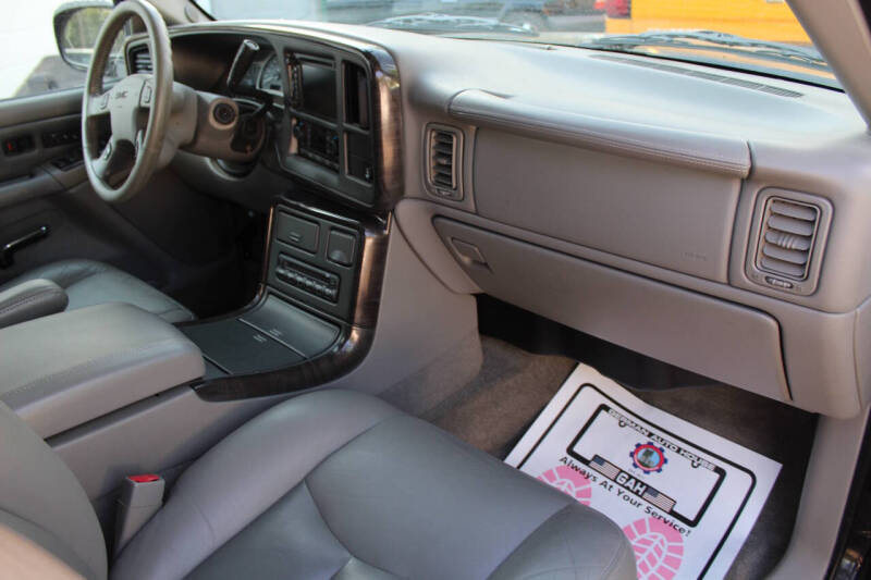 2005 GMC Yukon Denali