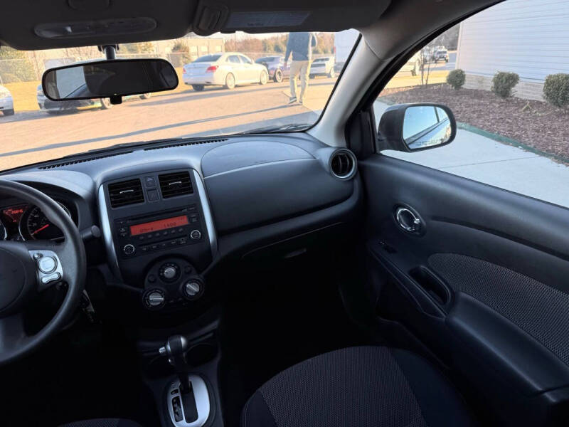 2014 Nissan Versa 1.6 SV