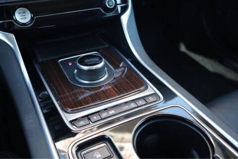 2017 Jaguar XE 25t Prestige