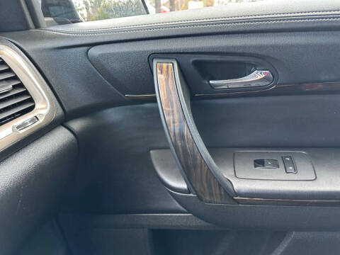 2016 GMC Acadia Denali