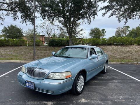 2005 Lincoln Town Car for sale at AJ's Auto Sales in Orange City FL