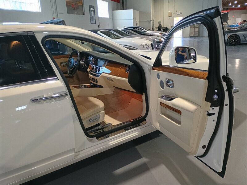 2011 Rolls-Royce Ghost 77
