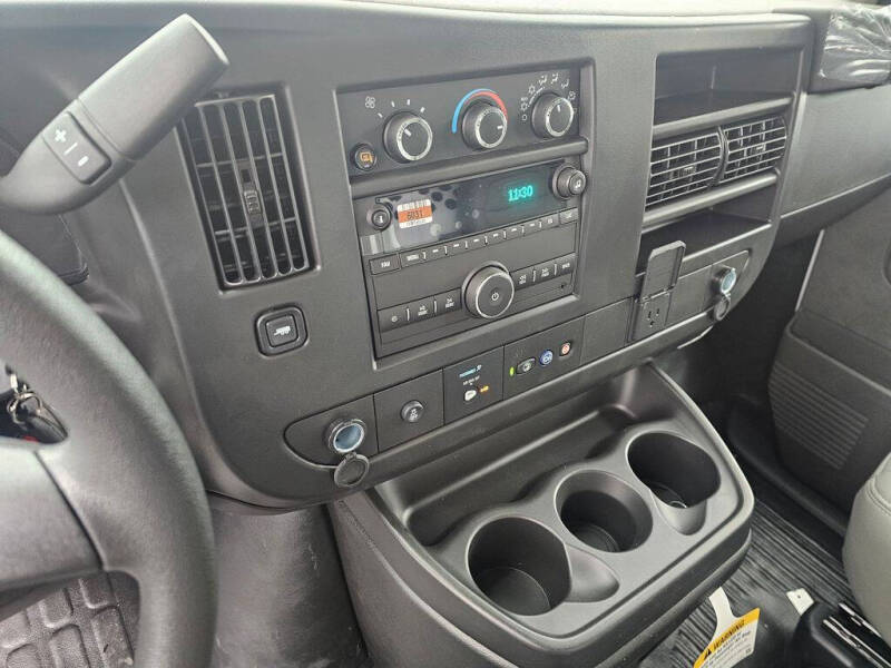 2025 Chevrolet Express 2500