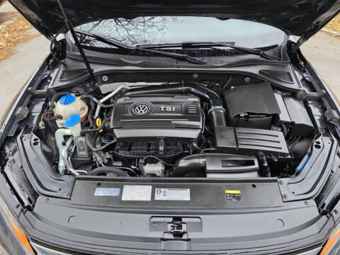 2017 Volkswagen Passat 1.8T R-Line