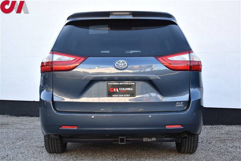 2017 Toyota Sienna XLE Premium 7-Passenger