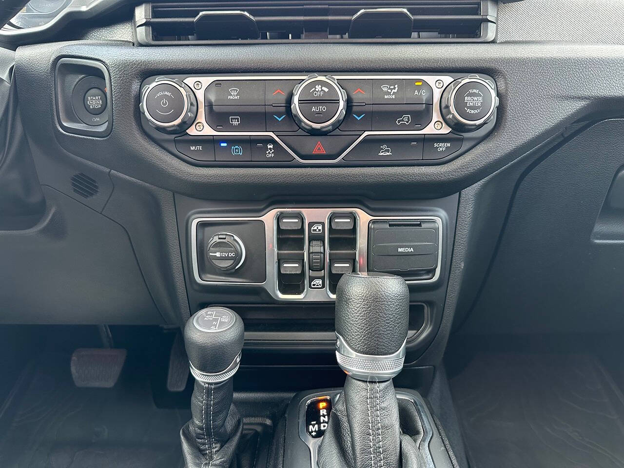 2024 Jeep Wrangler 33