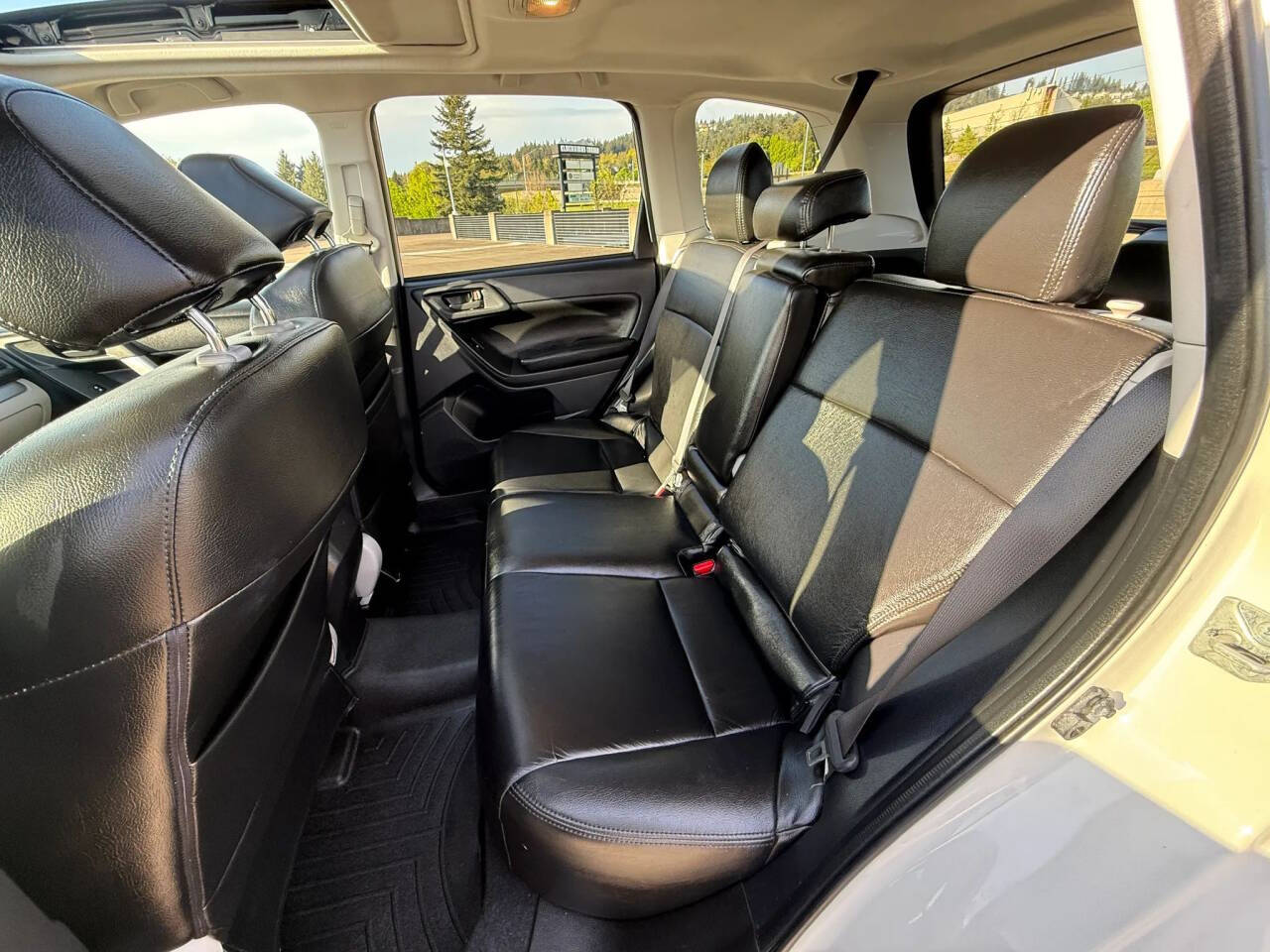 White 2015 Subaru Forester 2.5i Premium AWD 2.5i Premium 4dr Wagon CVT 29