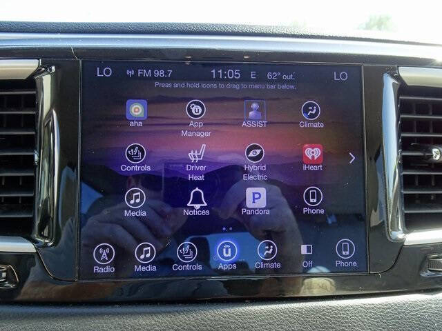 2017 Chrysler Pacifica Hybrid Premium