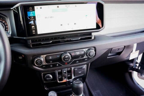 2025 Jeep Gladiator NightHawk