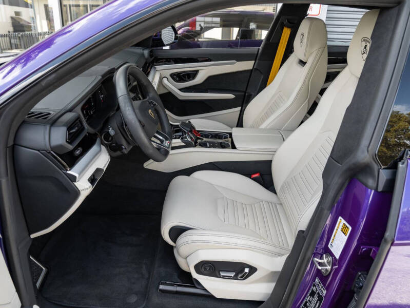 2025 Lamborghini Urus SE