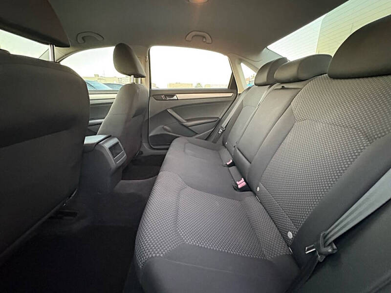 2012 Volkswagen Passat S PZEV