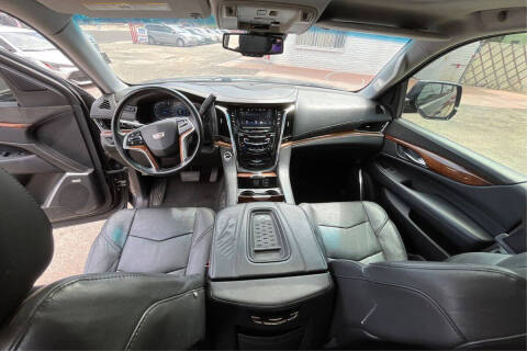 2016 Cadillac Escalade Luxury Collection