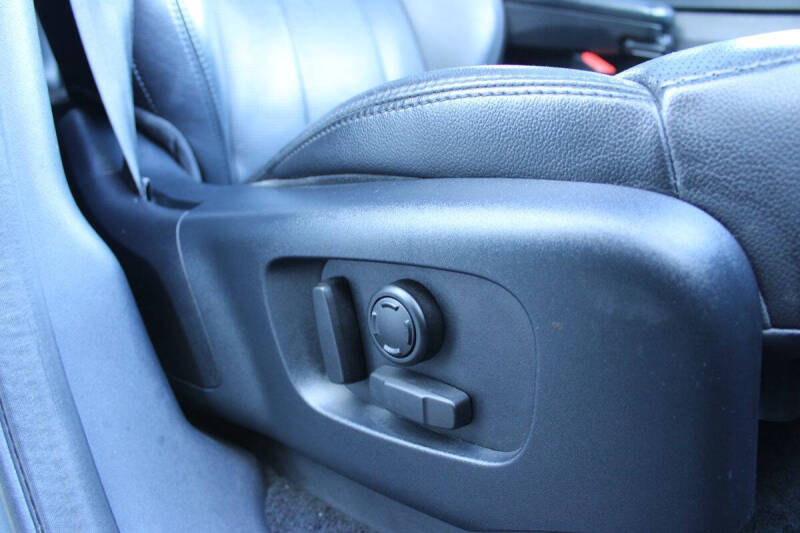 2020 Land Rover Discovery Landmark Edition