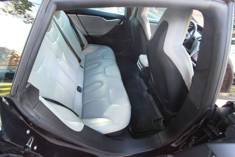 2016 Tesla Model S P90D