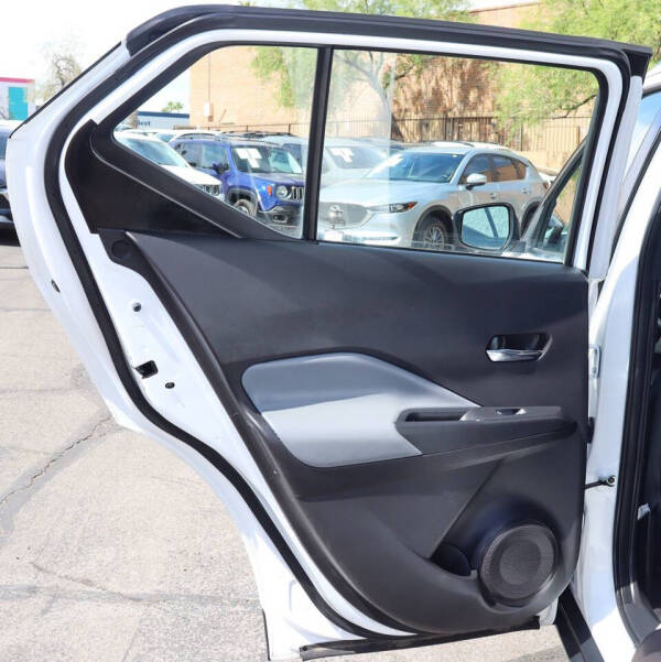 2023 Nissan Kicks SR