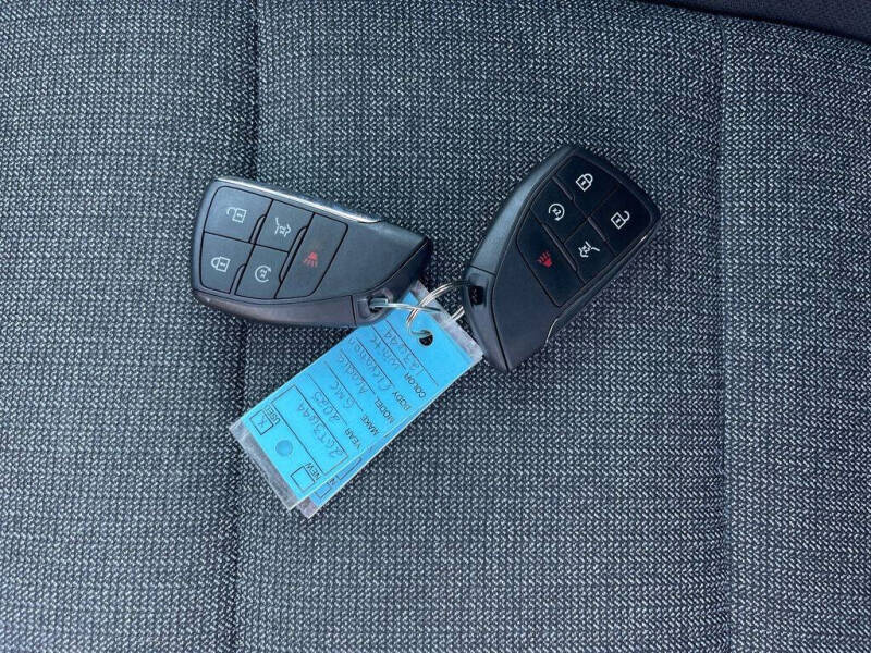 2025 GMC Acadia Elevation