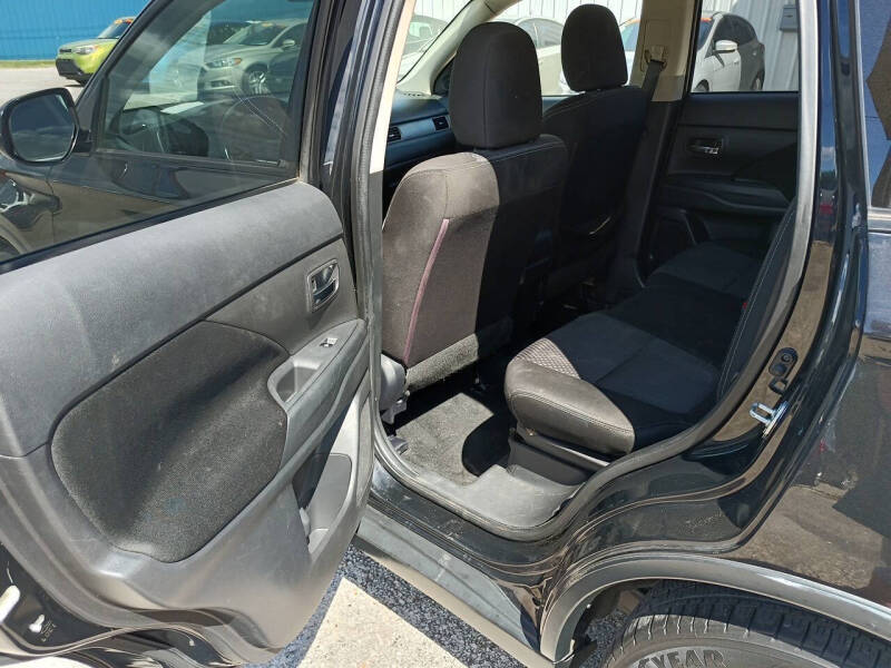 2016 Mitsubishi Outlander ES