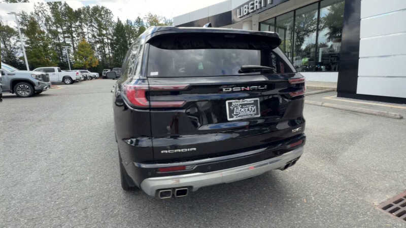 2024 GMC Acadia Denali