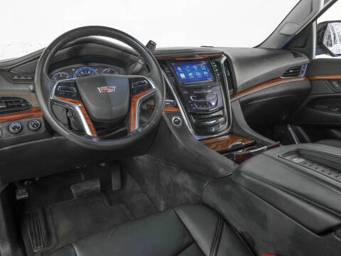 2015 Cadillac Escalade Luxury