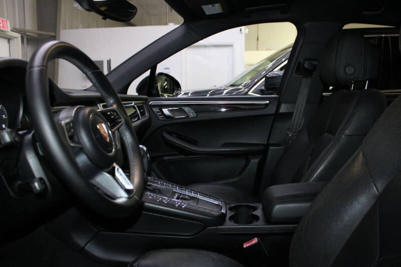 2017 Porsche Macan