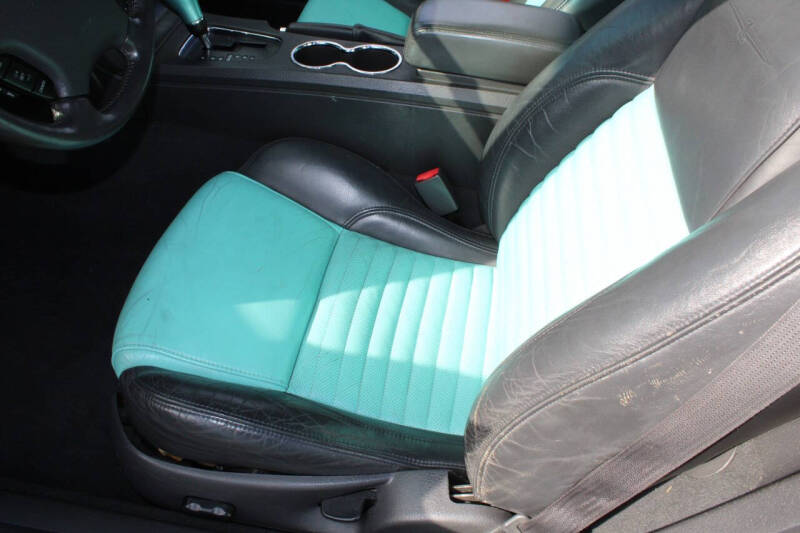 2002 Ford Thunderbird Deluxe