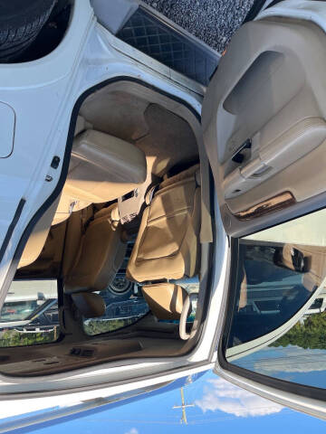 2011 Nissan Armada Platinum