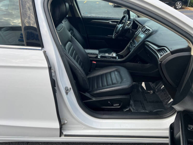 2018 Ford Fusion Hybrid SE