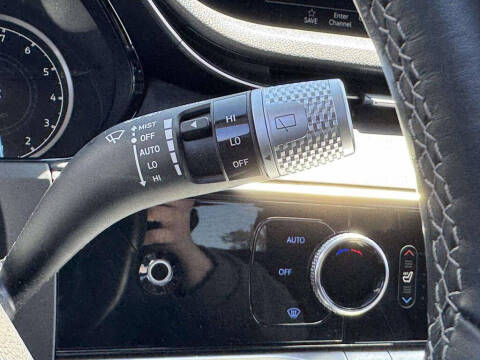 2023 Genesis GV70 2.5T Standard