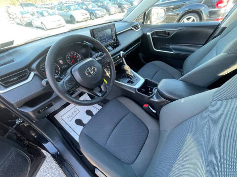 2022 Toyota RAV4 LE