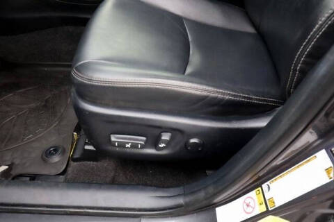 2017 Toyota Prius v Four