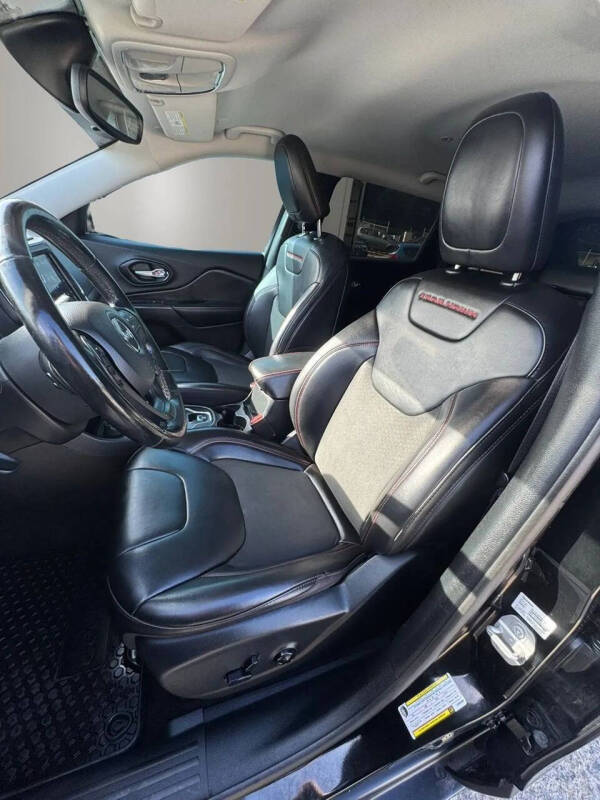2020 Jeep Cherokee Trailhawk