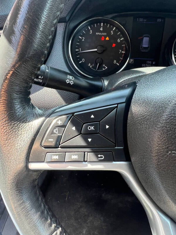 2018 Nissan Rogue SV