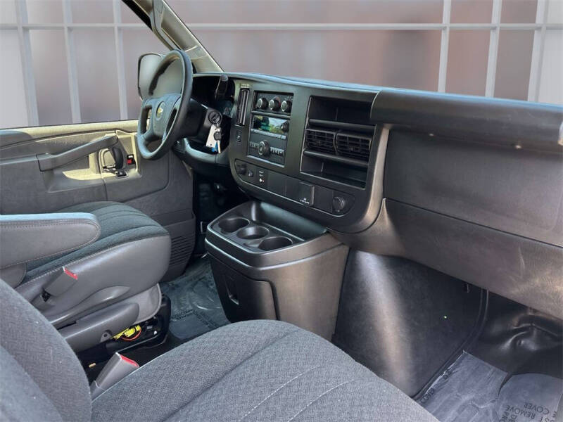 2024 Chevrolet Express 2500