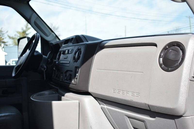 2015 Ford E-Series E-350 SD