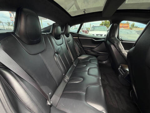 2016 Tesla Model S 70D