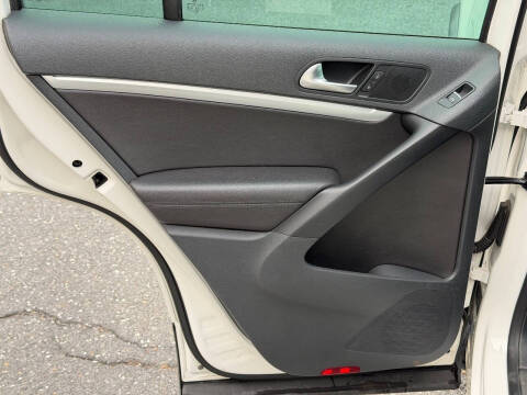 2013 Volkswagen Tiguan SEL 4Motion