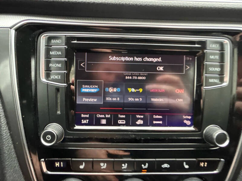 2017 Volkswagen Passat 1.8T R-Line