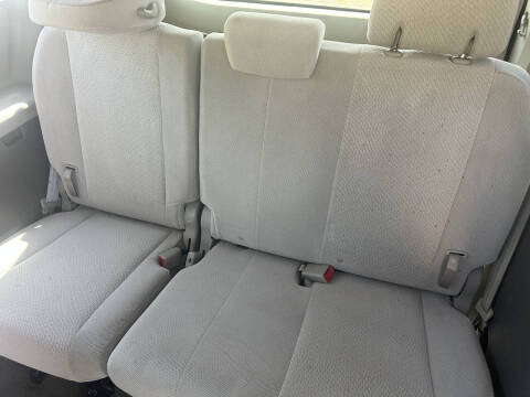 2012 Toyota Sienna LE 7-Passenger