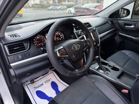 2015 Toyota Camry SE