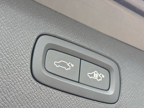 2024 Volvo XC90 Recharge T8 Plus Bright Theme 7P