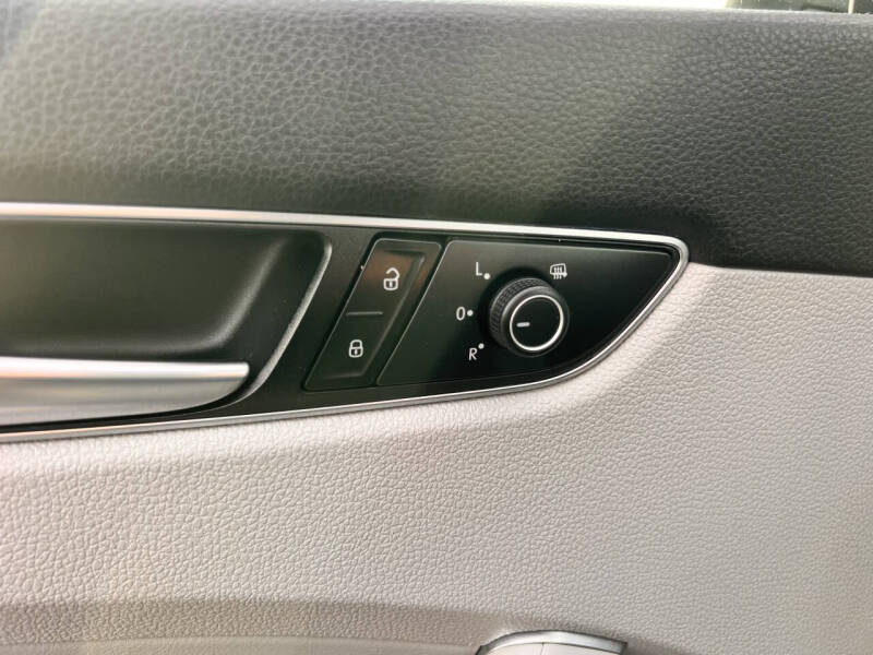 2017 Volkswagen Passat 1.8T R-Line