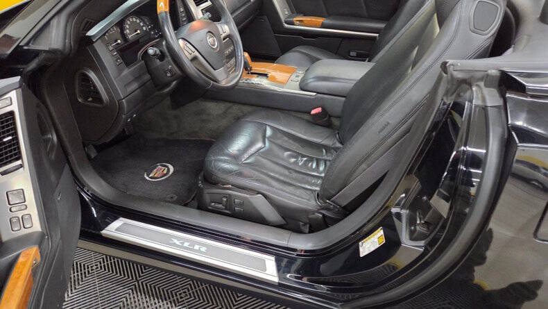 2005 Cadillac XLR